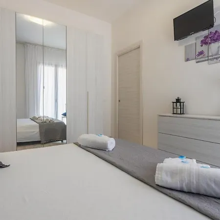 Charmrooms - Casa Magenta Apartment *