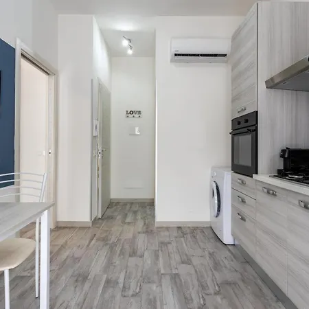 Apartment Charmrooms - Casa Magenta