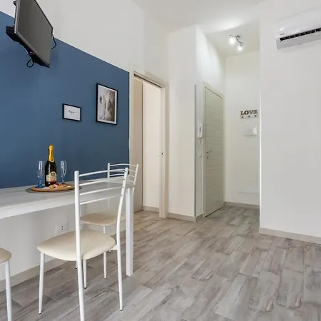 Charmrooms - Casa Magenta *