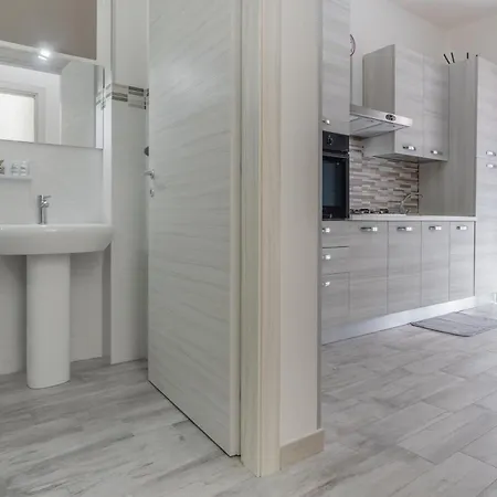 Charmrooms - Casa Magenta Apartment